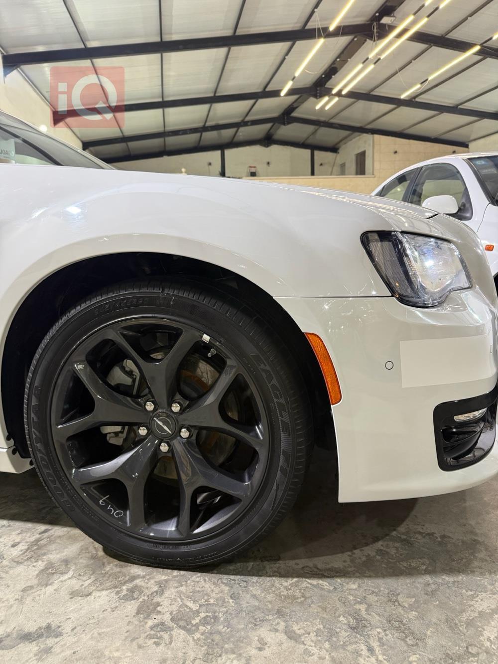 کرایسلەر 300